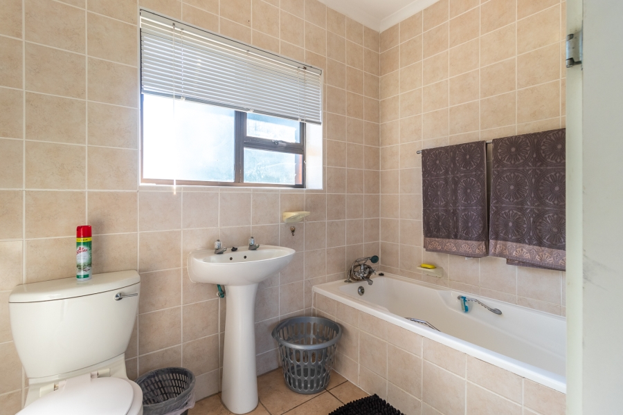 3 Bedroom Property for Sale in Seafield Eastern Cape